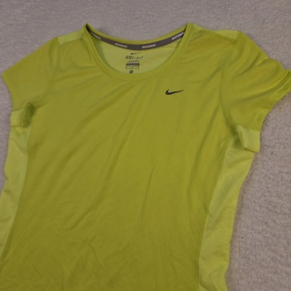 Nike‎ Dri-Fit Moisture Wicking Running T-Shirt Women's M Yellow S/S High Vis